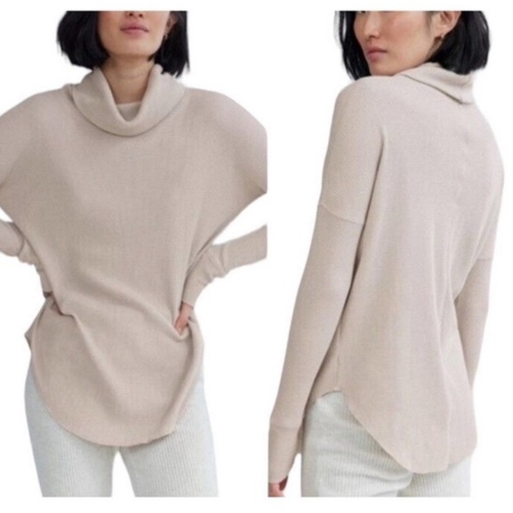 Aritzia Long Sleeve Turtle Neck - Picture 11 of 11